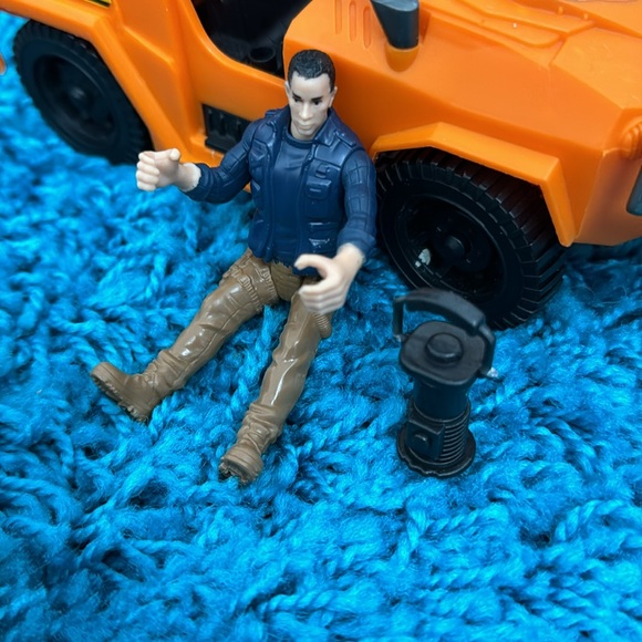 🎉2 for $15🎉Mix of Cars, Figures, and a helicopter from different play sets - Picture 6 of 7